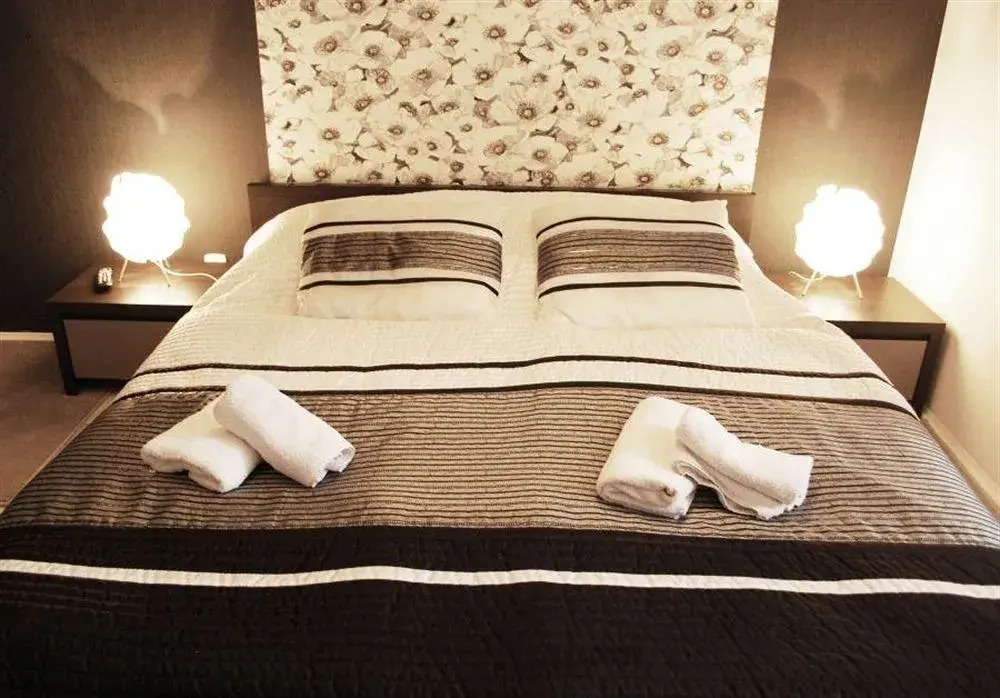Hotel Black & White