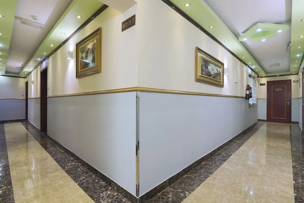 OYO 335 Remas Hotel Llc