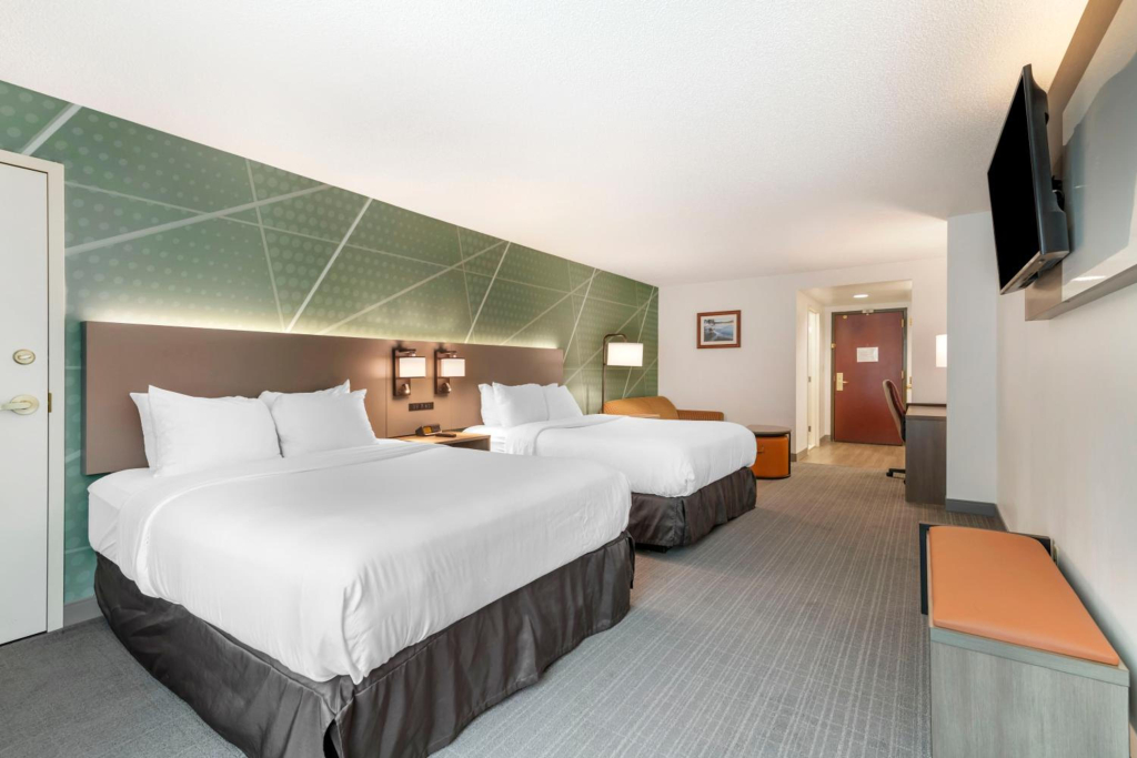 Comfort Inn & Suites Lake George