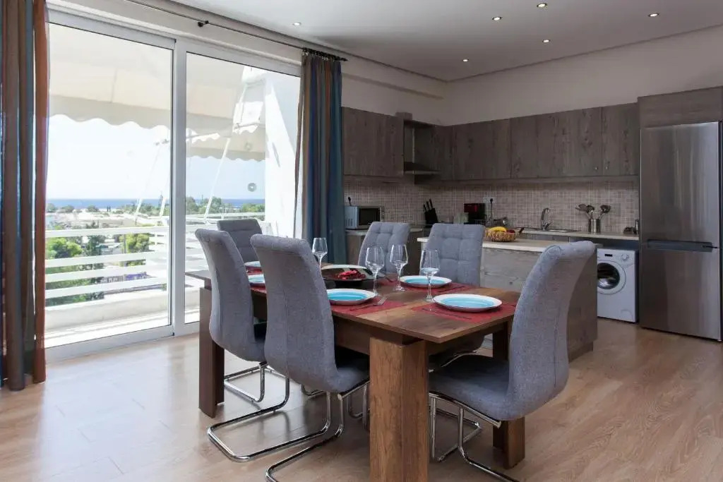 Luxurious 3-bdrm Seaside Retreat in Glyfada Fully Renovated