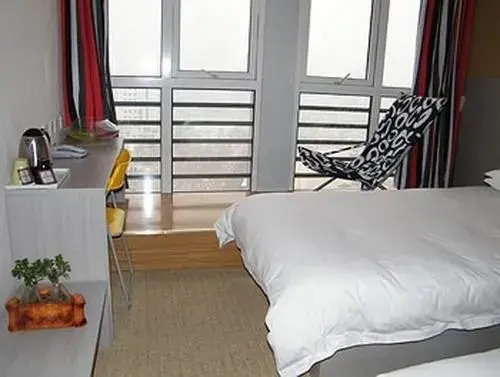 Laiyin Junting Business Hotel