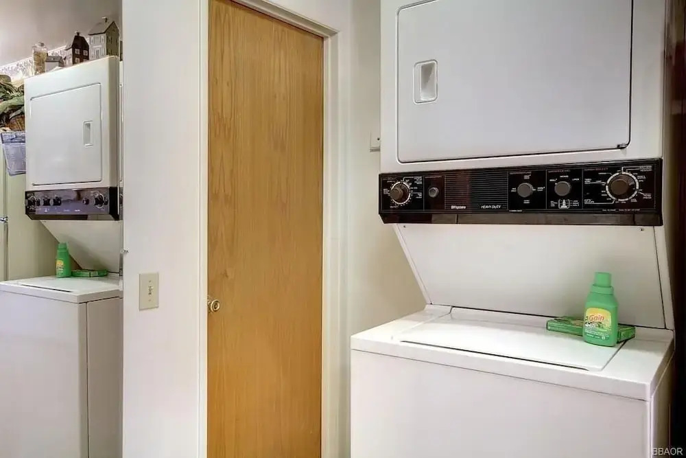 Karin's Cottage - 2br/1ba/walk To Shuttles/wifi/fireplace/fencedyard/barbeque 2 Bedroom Home
