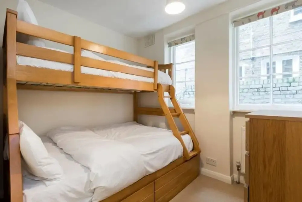 Charming 2 bed Apartment in Queen's Park W/garden