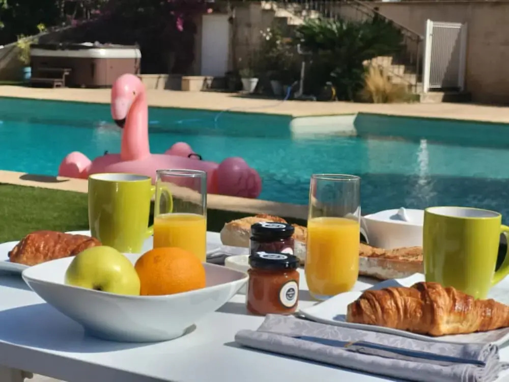 La villa Roméo, piscine et spa