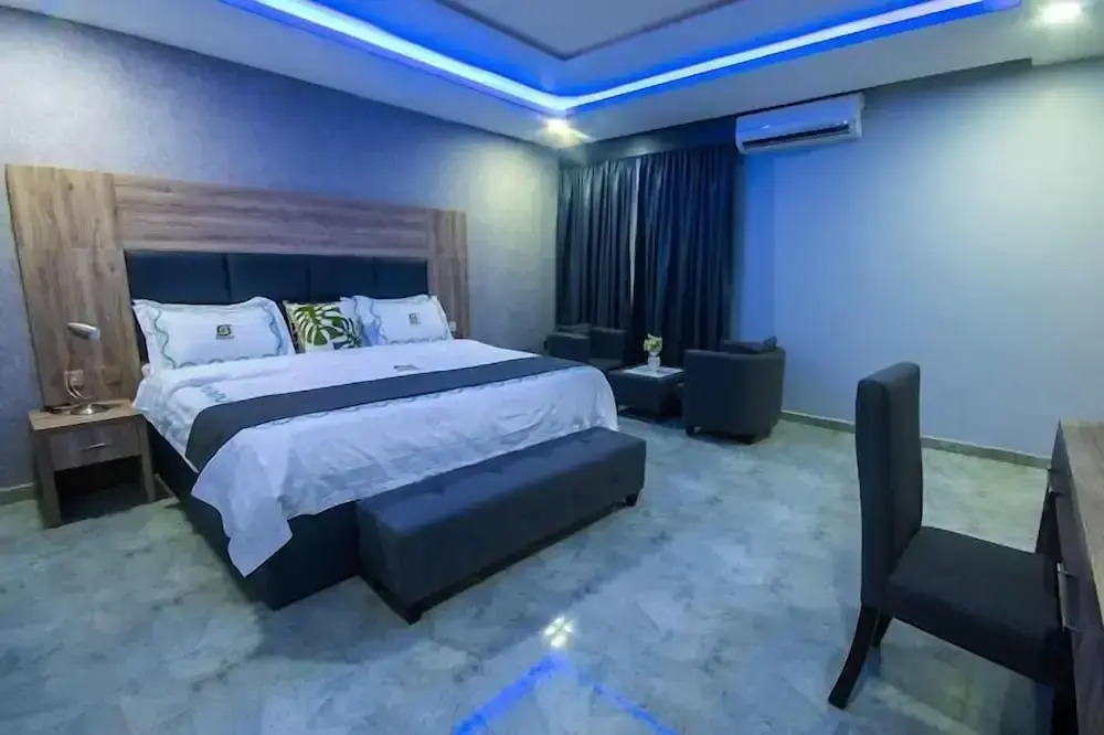 Golden Grand Royale Hotel