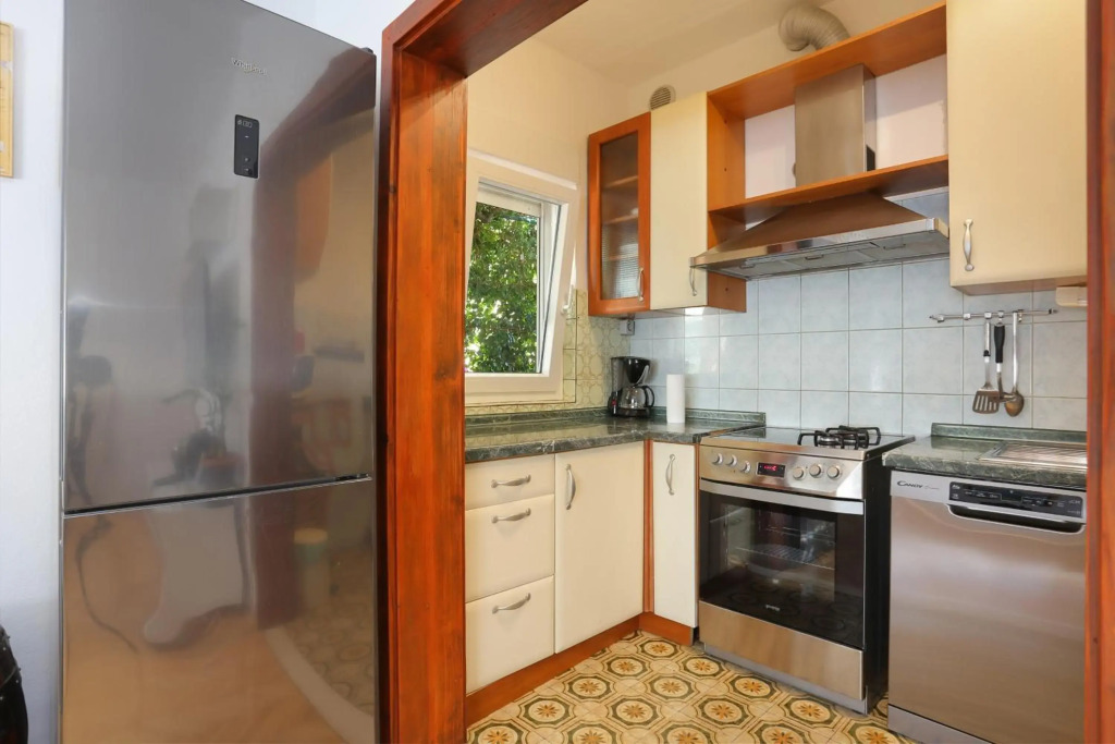 Apartments by the sea Trogir - 15517