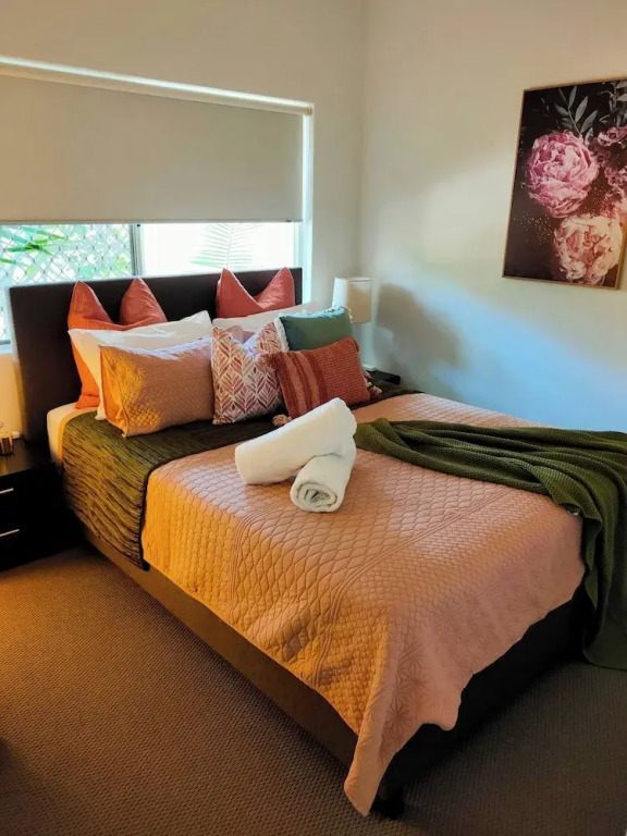 2 Bedroom Condo "w" Pool Entrance off Your Balcony