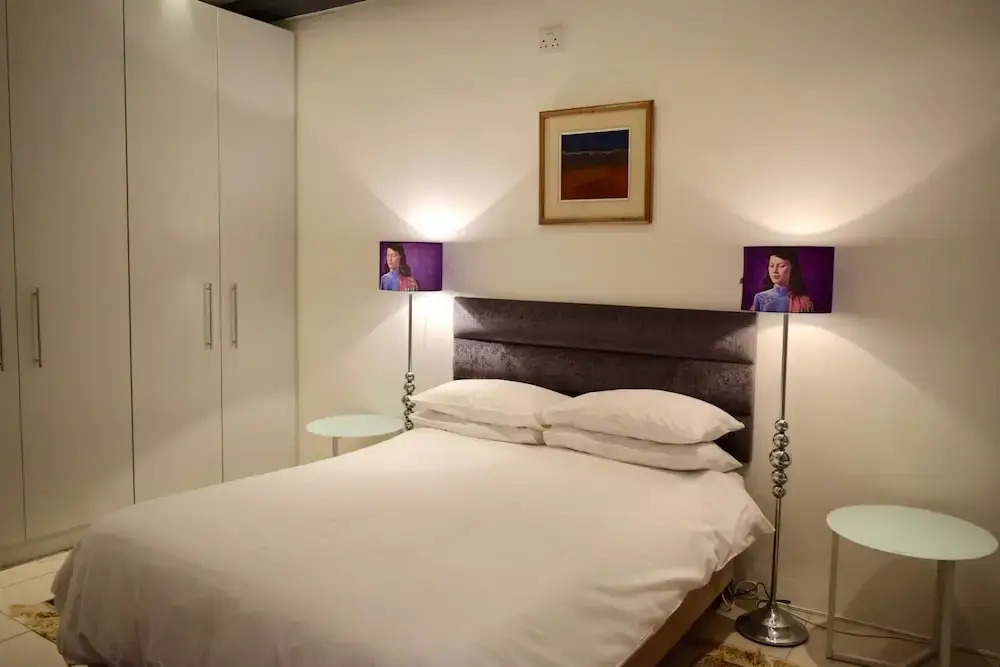 Modern 3 Bedroom Apartment in Central Cape Town