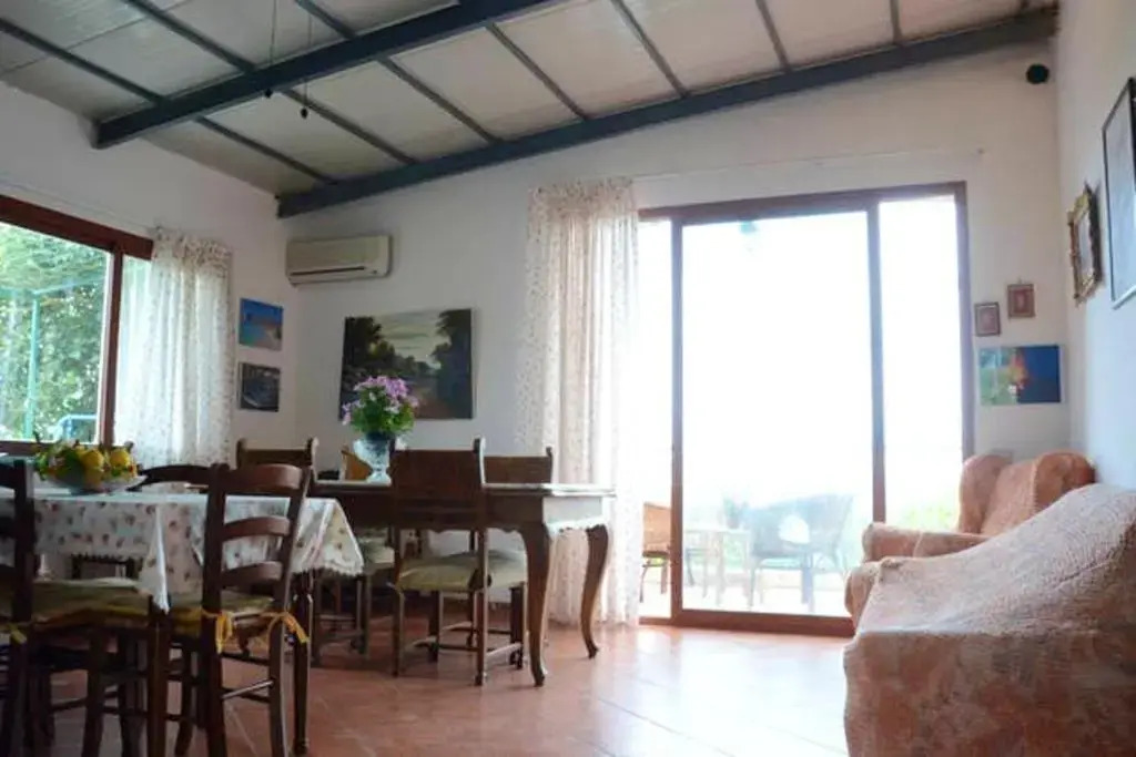 House with 2 bedrooms in Campofelice di Roccella with WiFi 5 km from the beach
