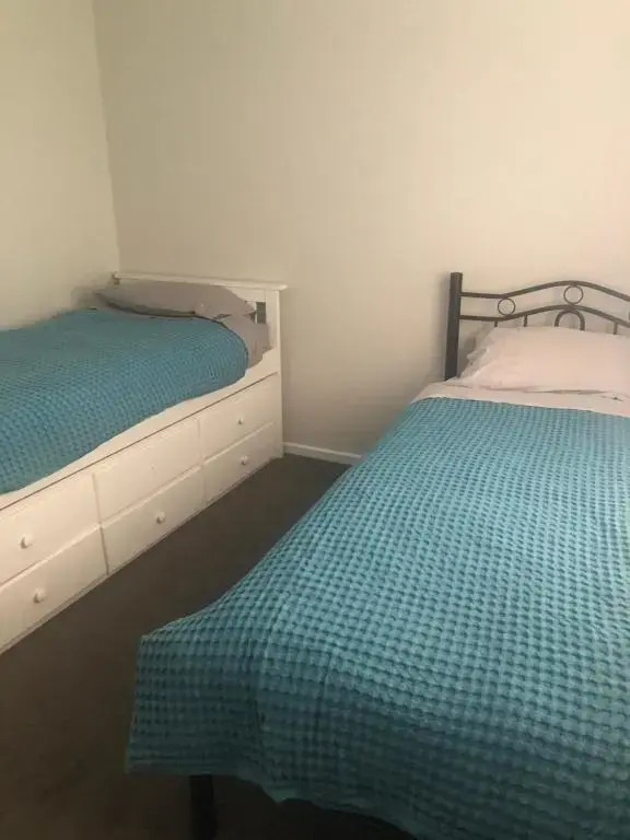 Brand new 4br get away 5min to albury city
