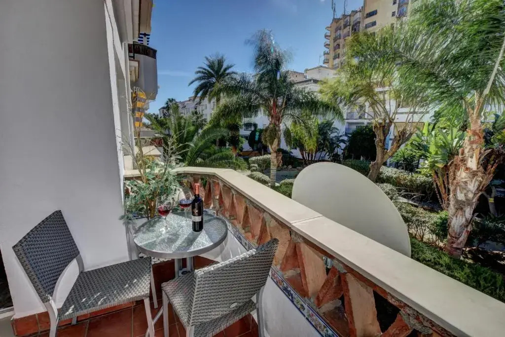 TIMON II, Luxury 3 bedroom Beachside Apartment