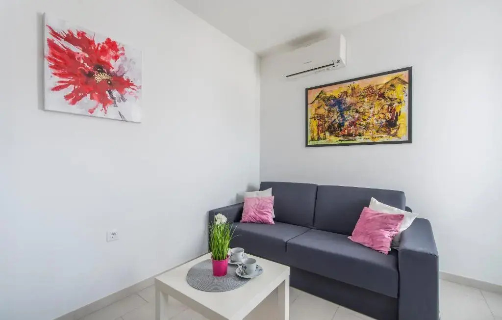 Apartments Kimi