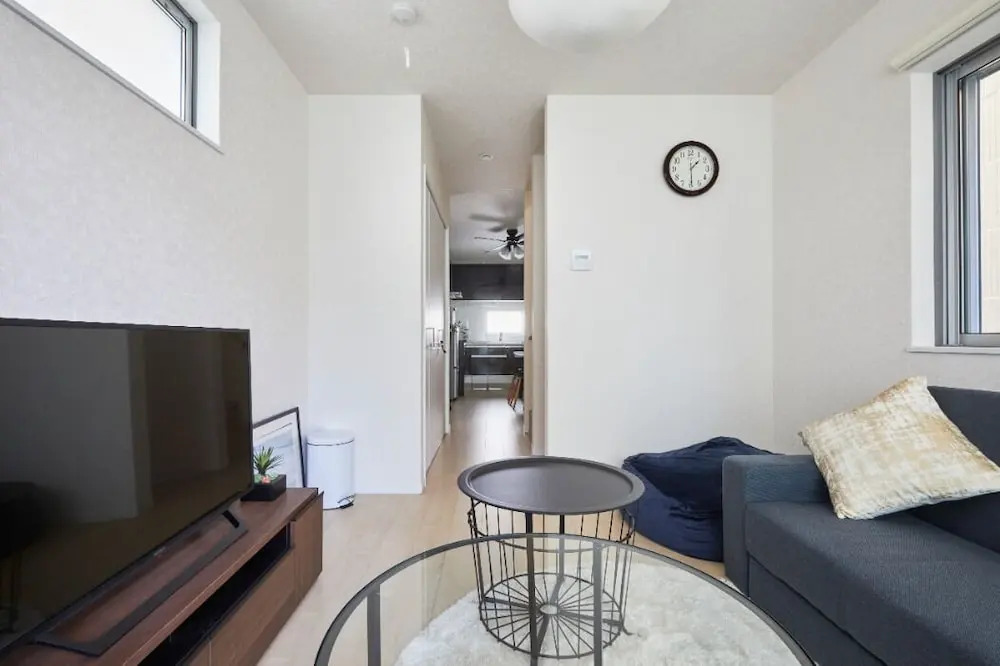 Kasai Guest House, 4min to Kasai Sta, Direct buses to Airport & Disney