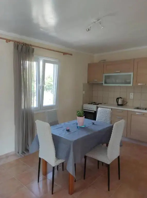 Marie-Angela HOUSE ARILLAS