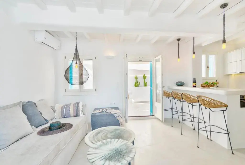 Mykonian Mews Luxury Suites