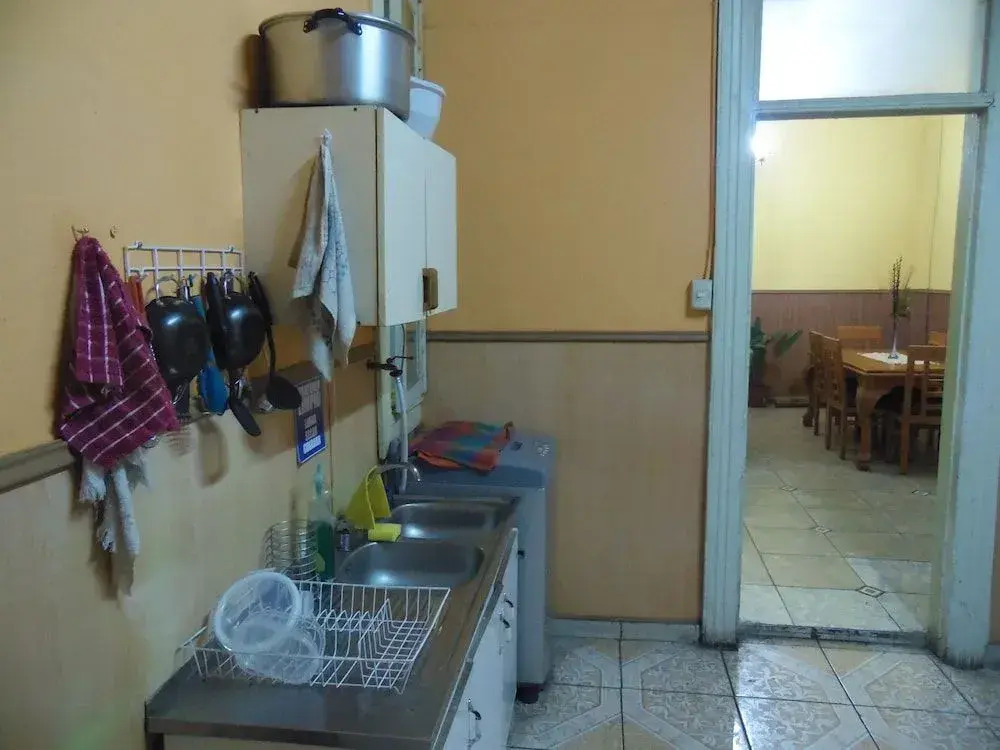 Hostal Tricontinental