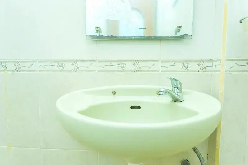Senaz Guesthouse