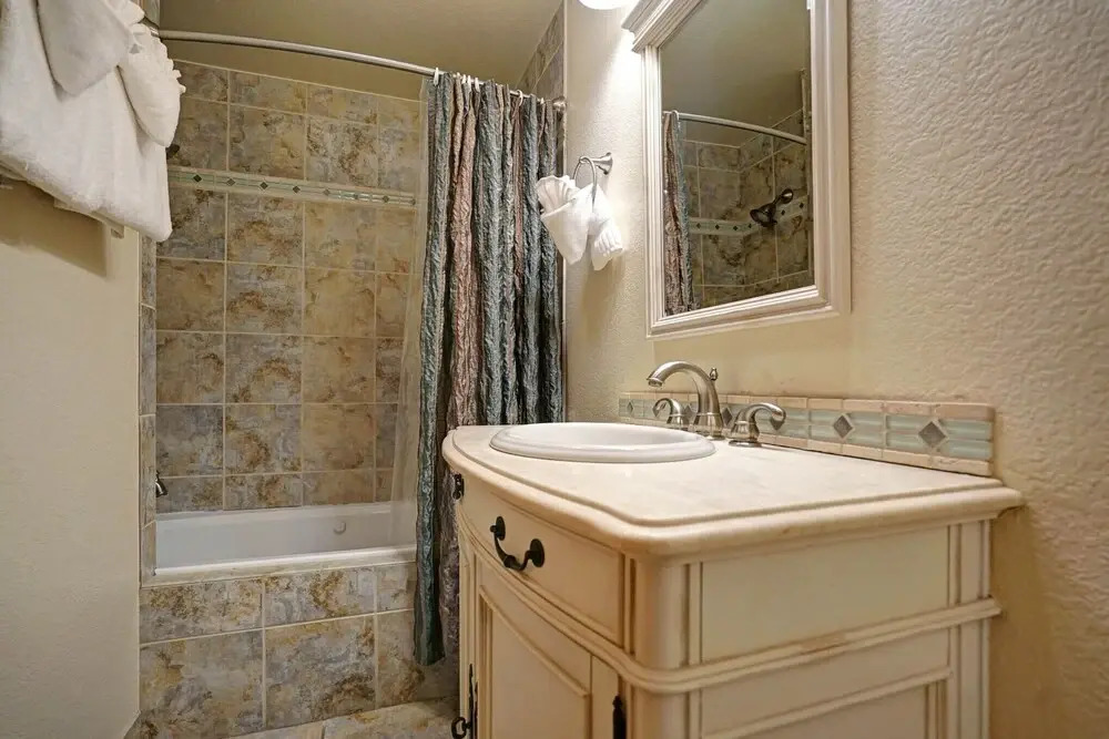 Mount Meeker 26b 1 Bedroom Condo by RedAwning
