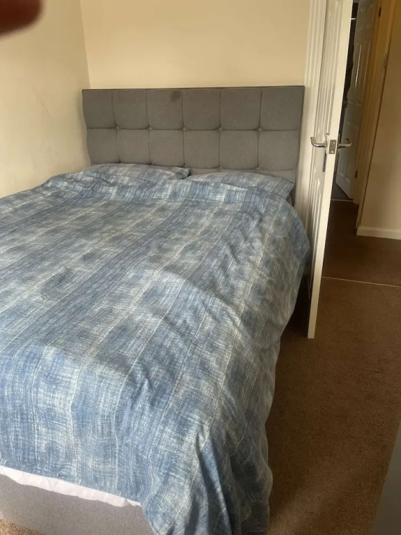 Cleeve Road House