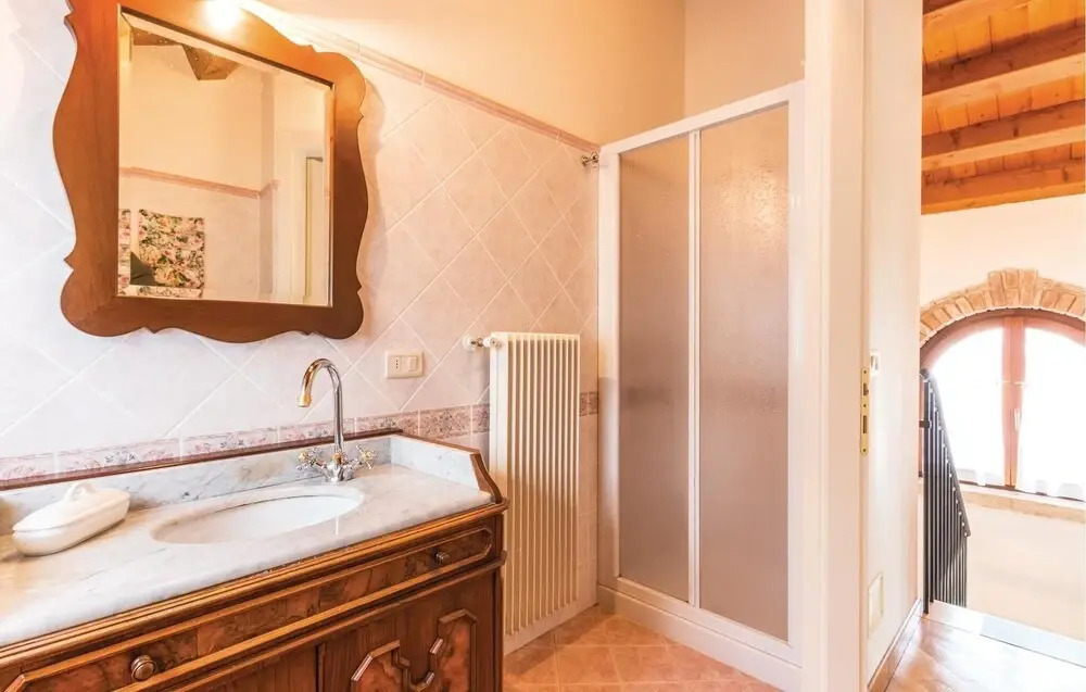Amazing Home in Vittorio Veneto TV With 3 Bedrooms and Wifi