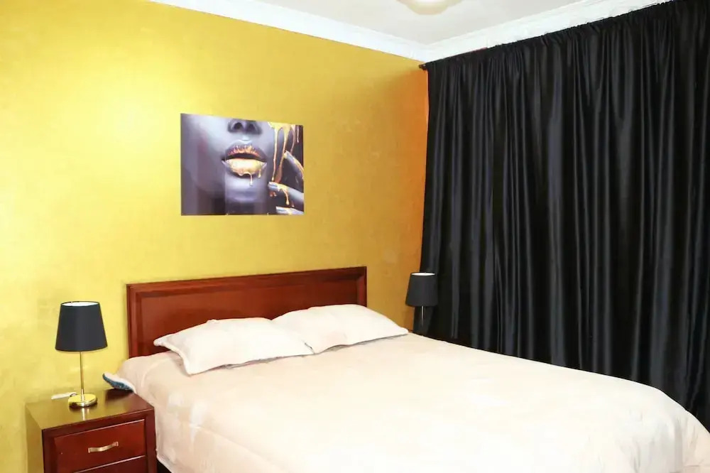 Golden Charming 3-bed Apartment in Cairo