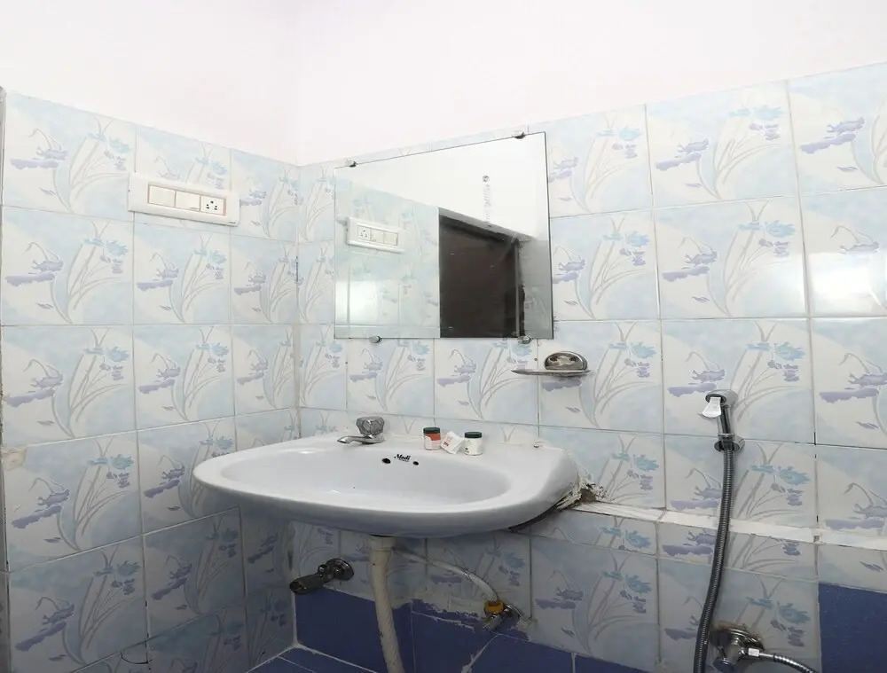 OYO 11854 Hotel Comfort