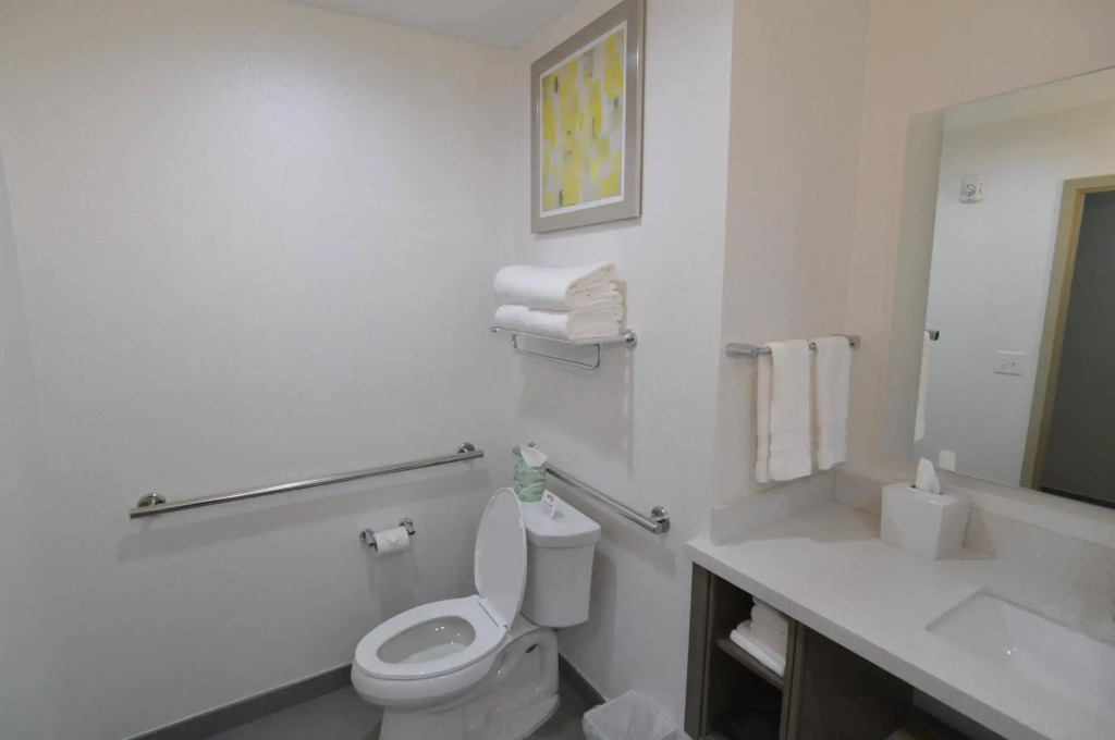 Comfort Inn & Suites Houston I-45 North - IAH