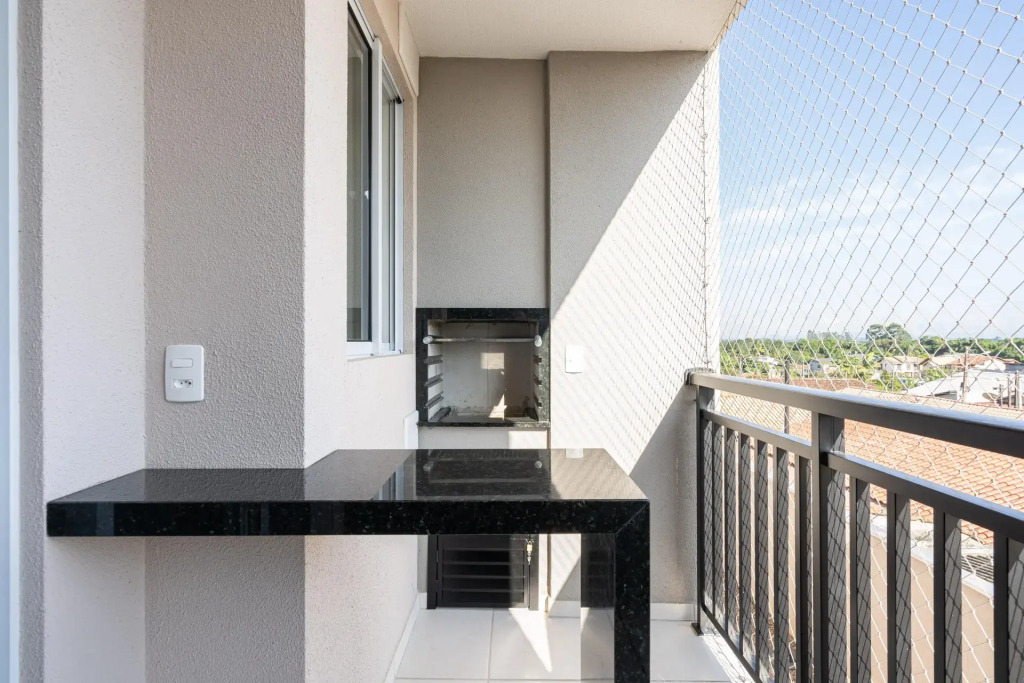 Apartamentos em Bal Piçarras 150M DA PRAIA com Sacada Wi Fi, Piscina, Portaria 24h, Playground e vaga de GARAGEM
