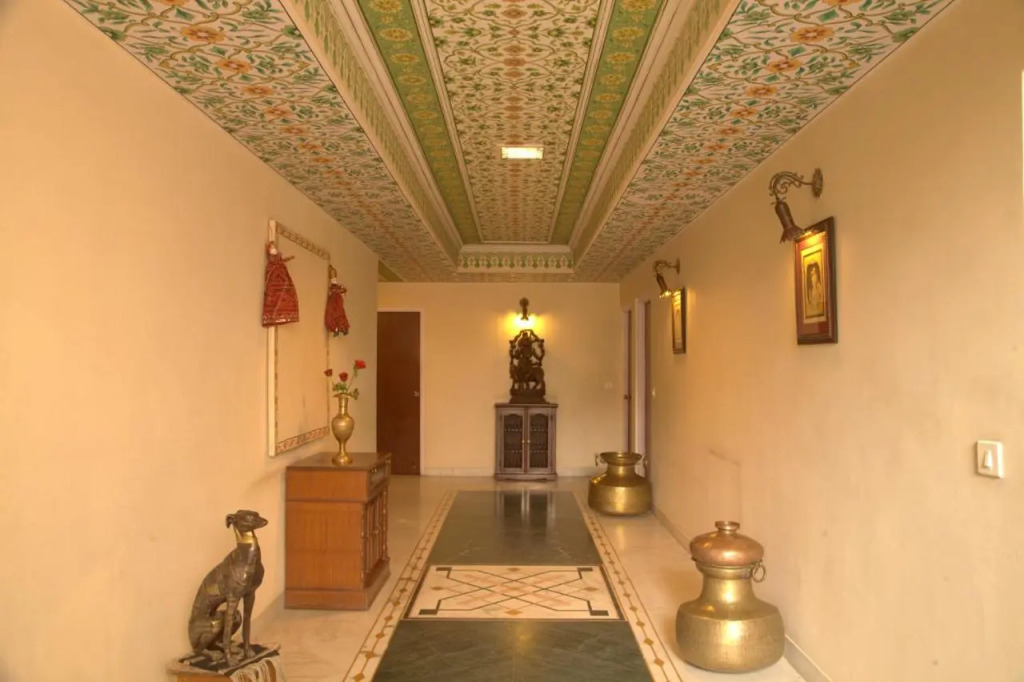 Anuraag Villa
