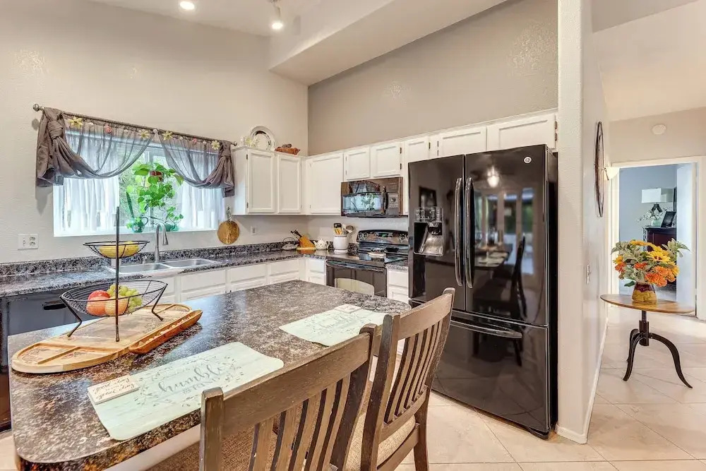Desert Oasis Ranch-Style Mesa Home, Hiking/Tubing