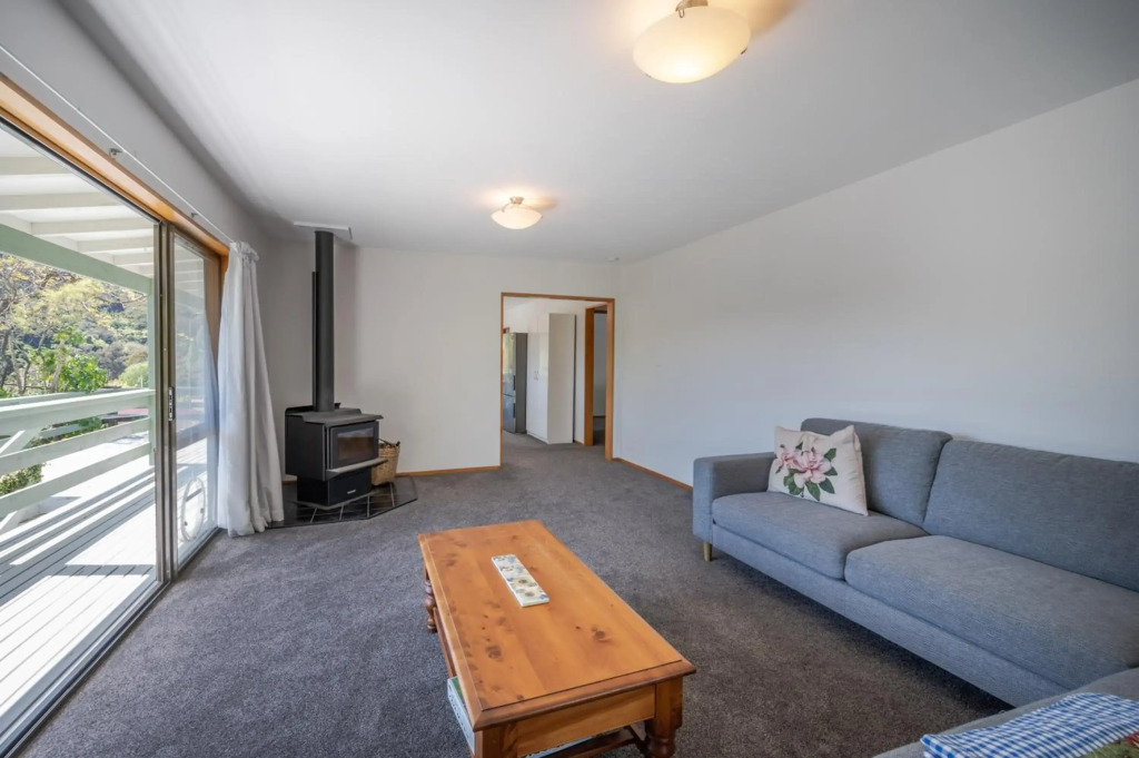 Libeau Lane Views - Akaroa Holiday Home