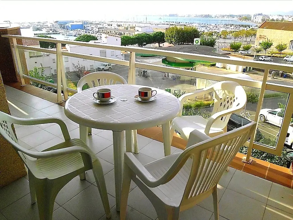 Apartamento 2059 - Rocmar 7 4-C
