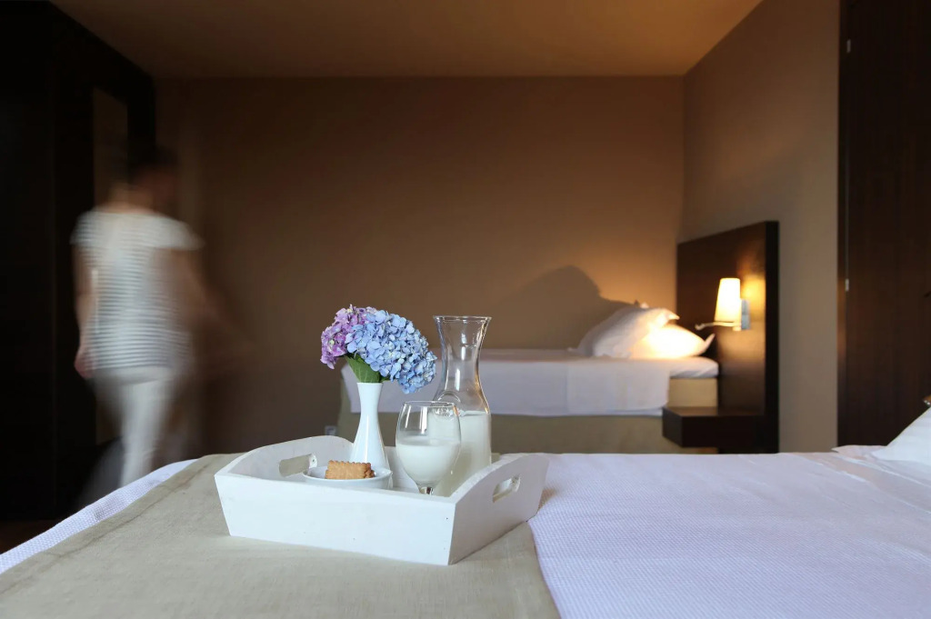 Theta Hotel