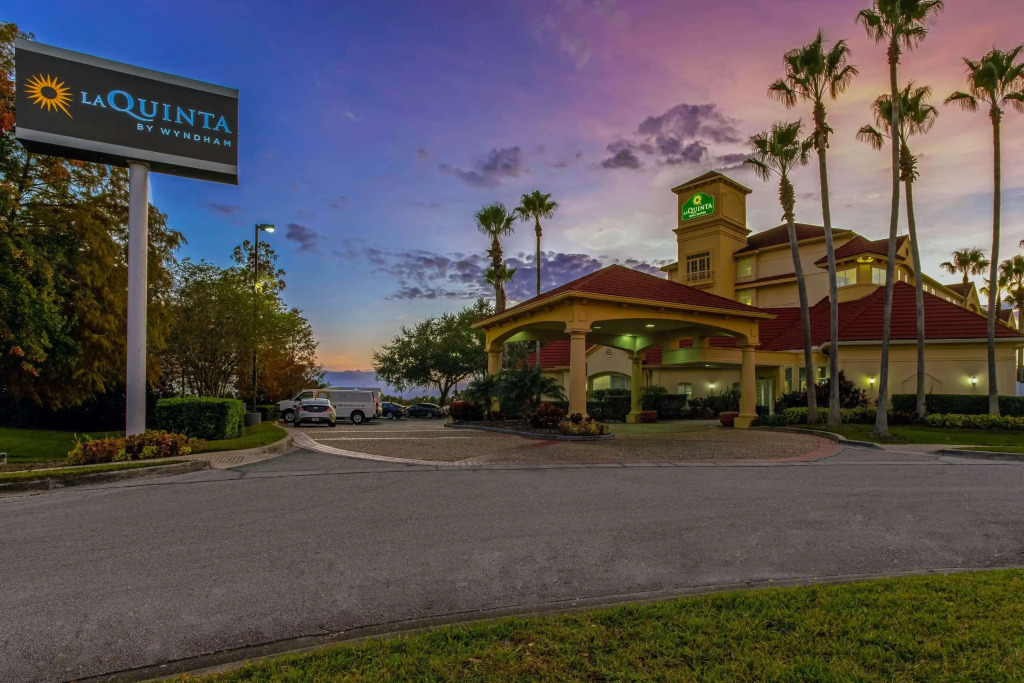 La Quinta by Wyndham Orlando Airport