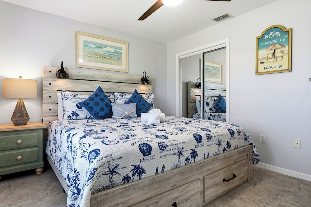 Ultimate Family Escape Near Disney - Sparkling Pool, Hot Tub & Epic Private Movie Room