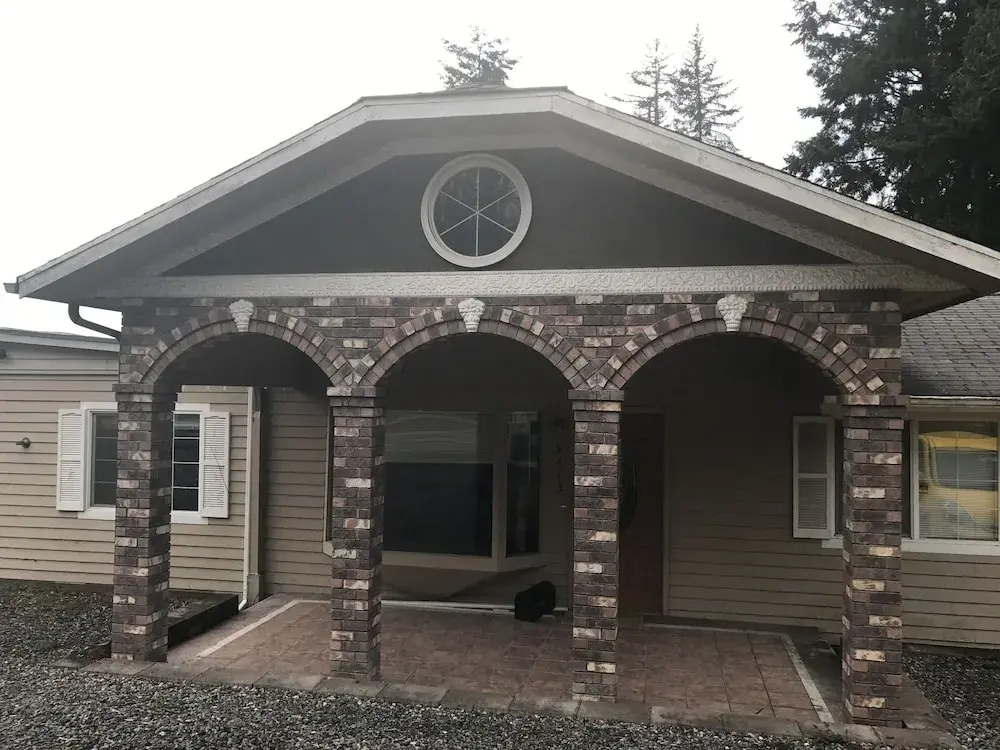 Large Redmond House Close to Downtown