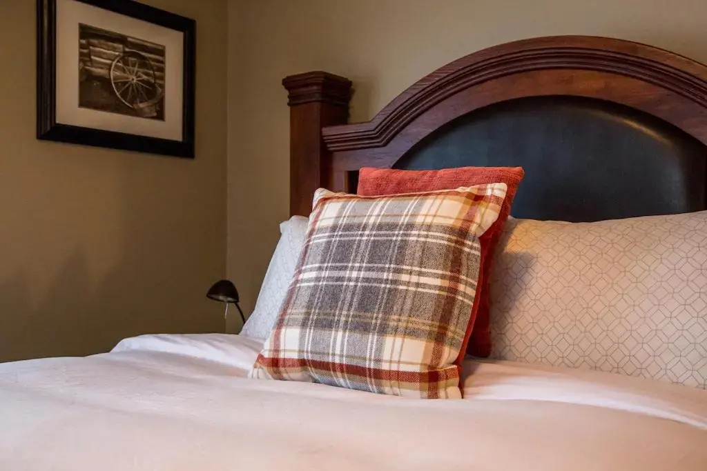 Give Something Back Retreat by Revelstoke Vacations