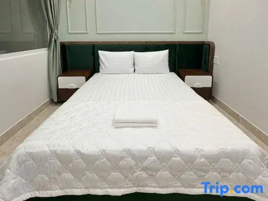 Phu Gia Hotel 13-15 Hoàng Quốc Việt
