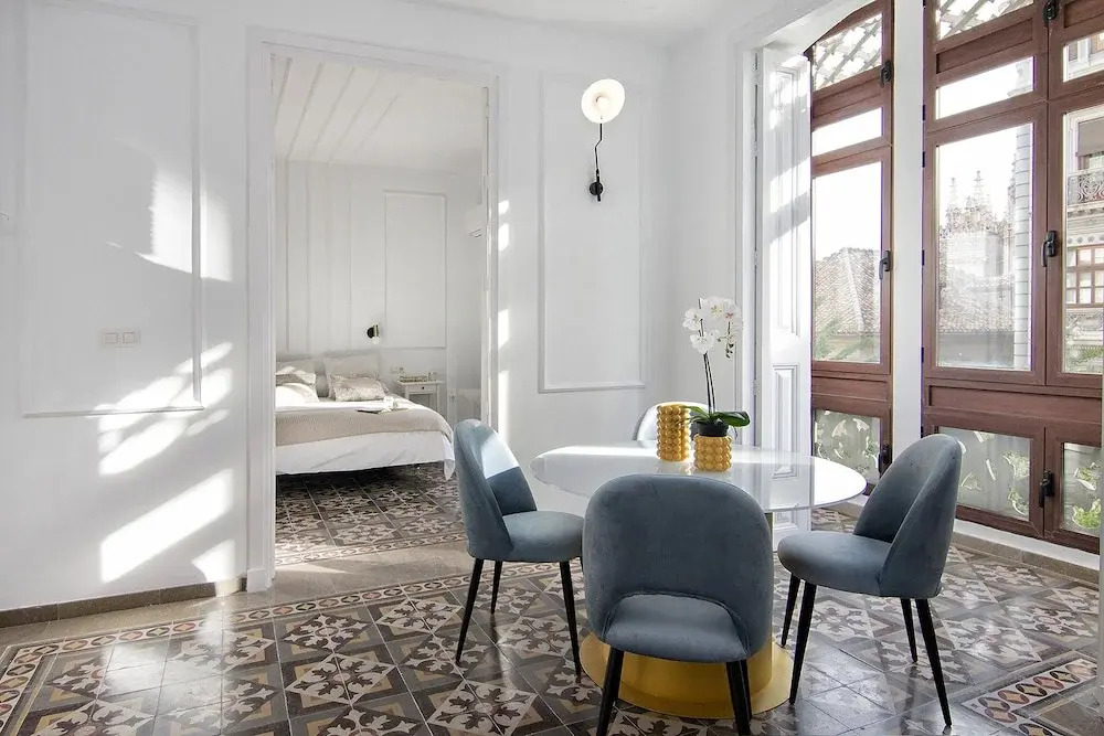 Bright and Elegant 3BR Exclusive Retreat