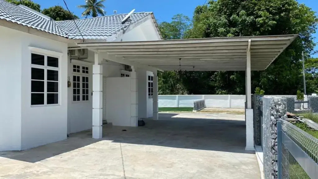 HOMESTAY ASTON GARDEN KB