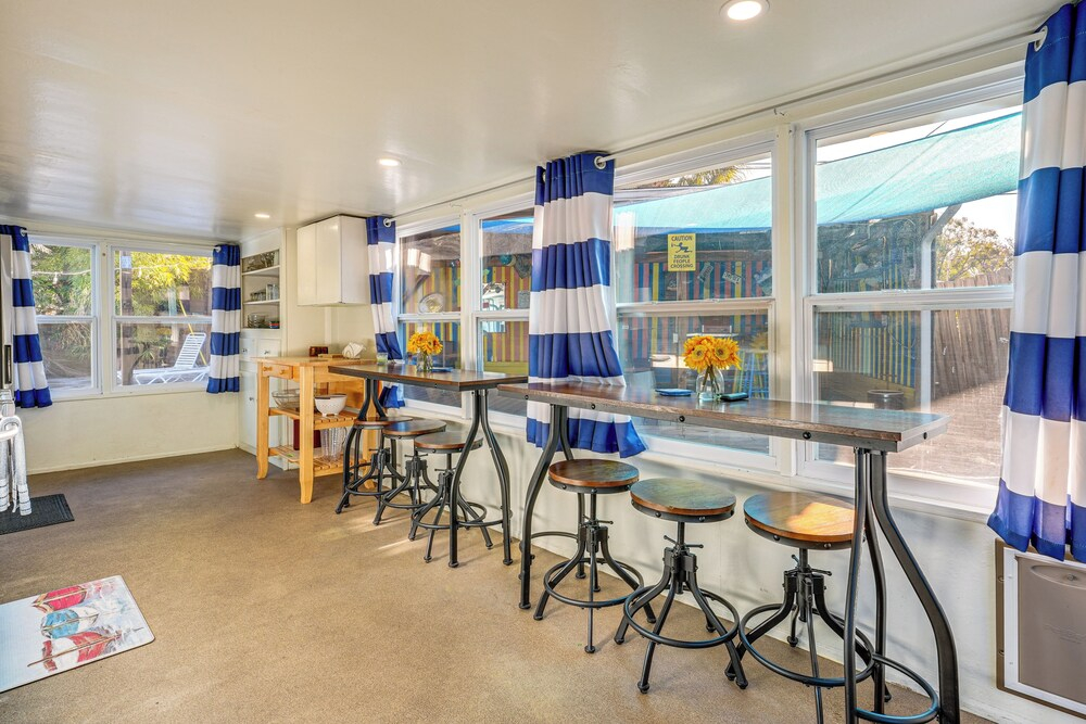 Sun & Sand in St Pete! Family Home w/ Tiki Bar