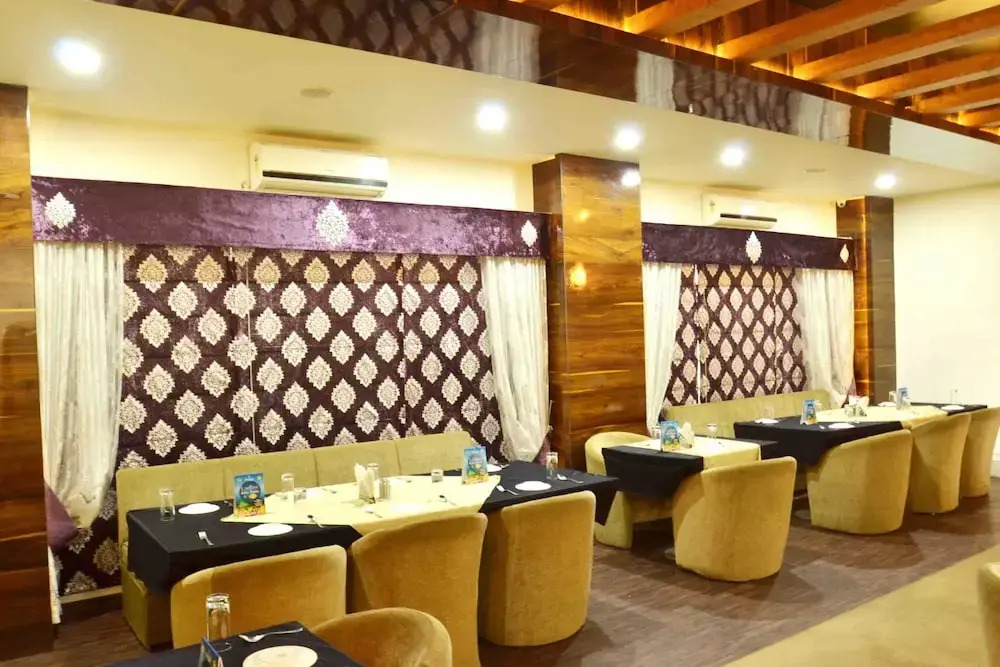OYO 1546 The Sensation Hotel