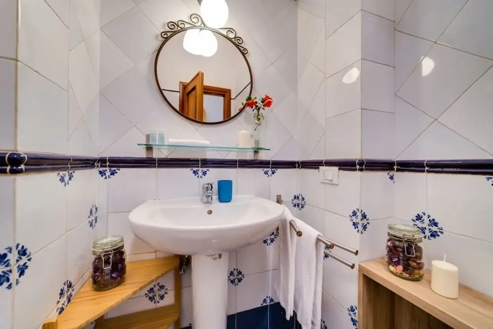 Modern & Charming 3 bed Flat in Central Location