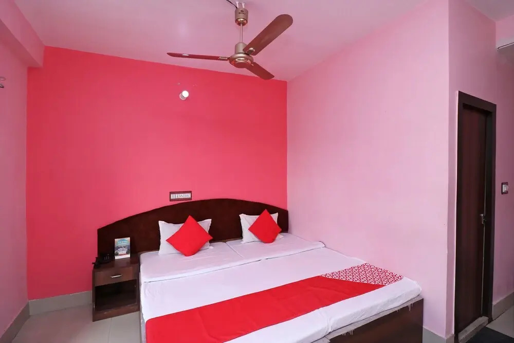 OYO 35875 Hotel S2