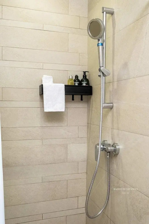 Large Balcony Studio 10mins From Dubai Mall