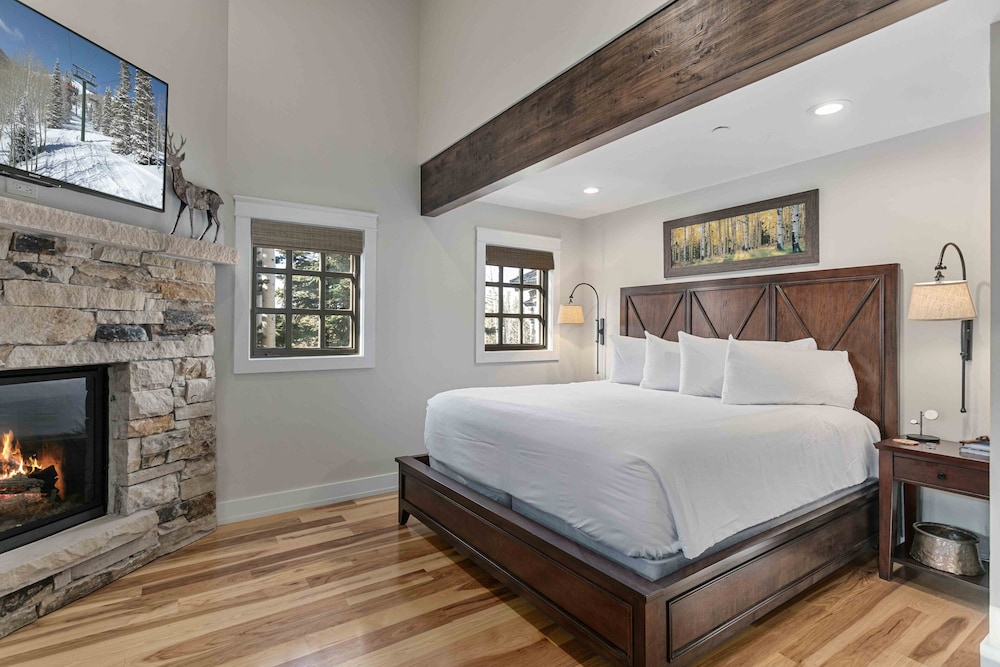 Mountain Modern Retreat Hot Tub 3 Bedroom Condo