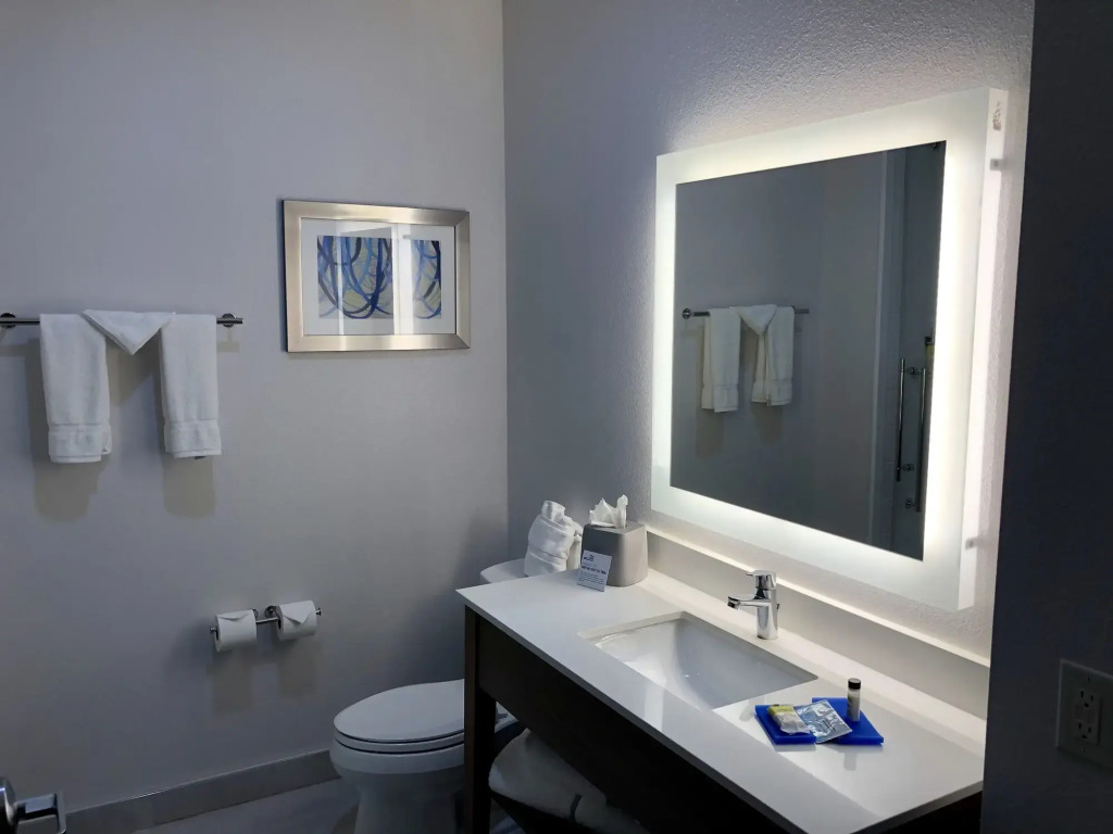Holiday Inn Express & Suites - Houston Westchase - Westheimer by IHG