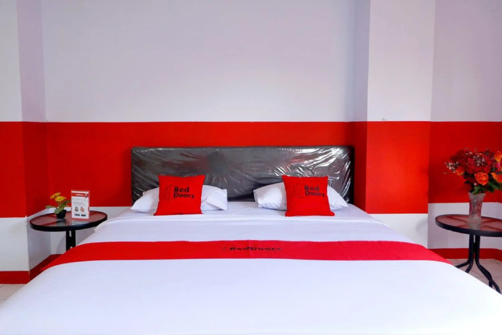RedDoorz Plus @ Samratulangi Manado