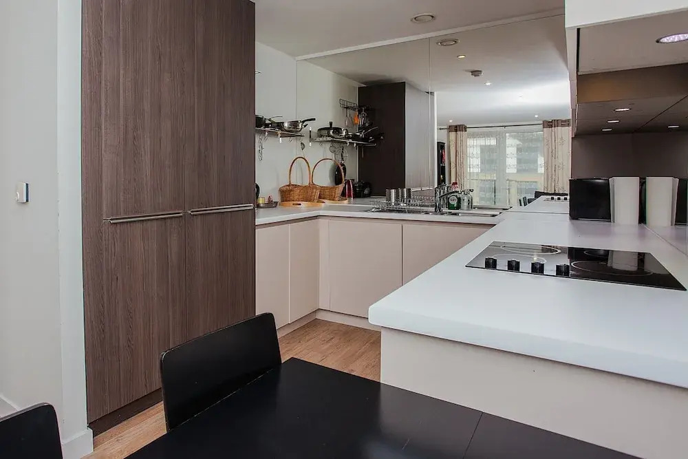 2 Bedroom Apartment With Balcony