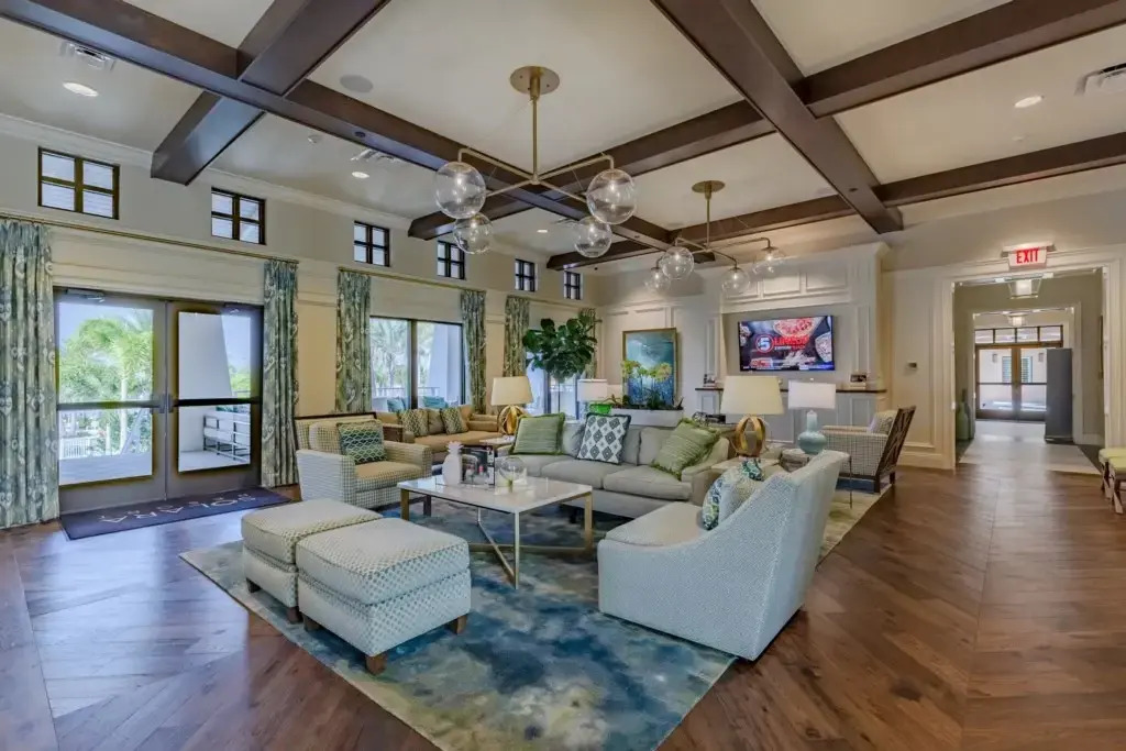 6 Bedrooms 45 Bathrooms Solara 1824 Sp